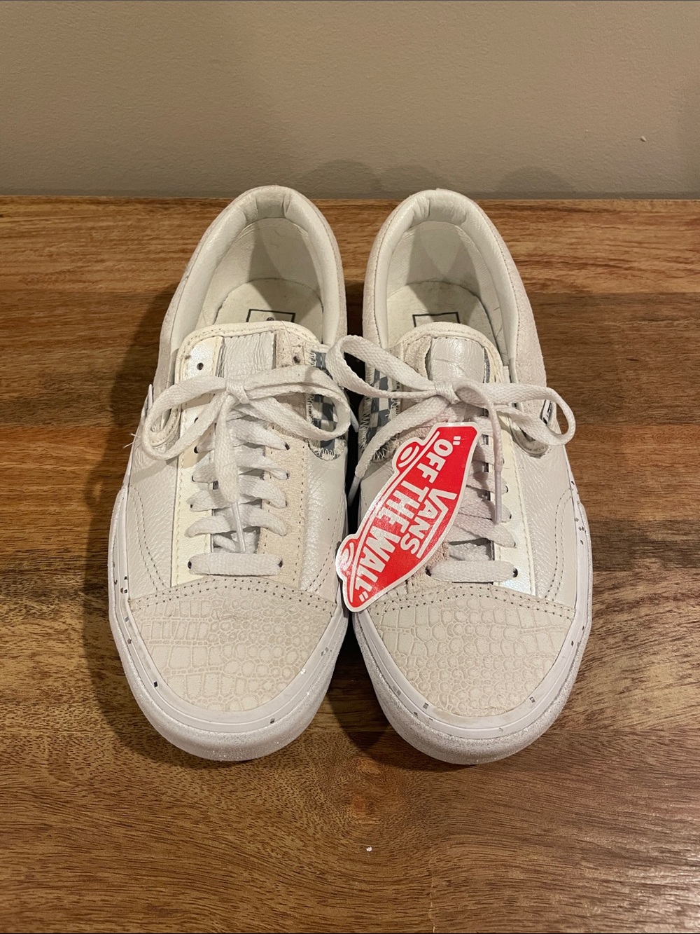 Vans Women White Low-Top Bridal Sneakers with Croc-Embossed Toe, Sparkle Soles